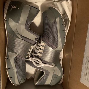 Jordan alpha trunner